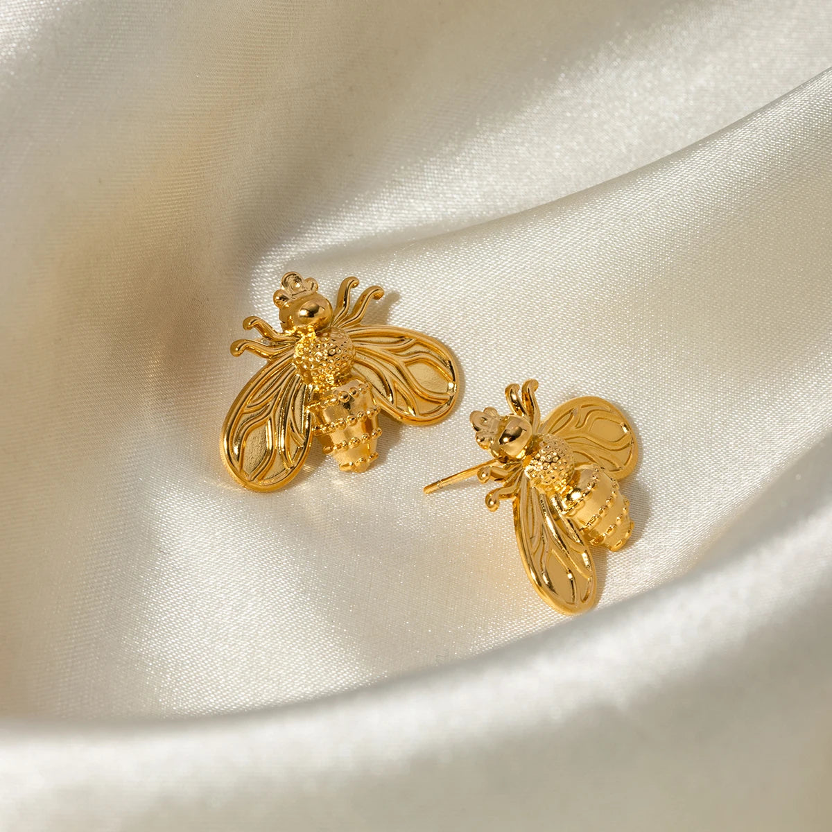 Flora Minimalist Bee Studs — Earrings