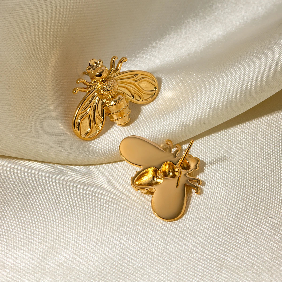 Flora Minimalist Bee Studs — Earrings