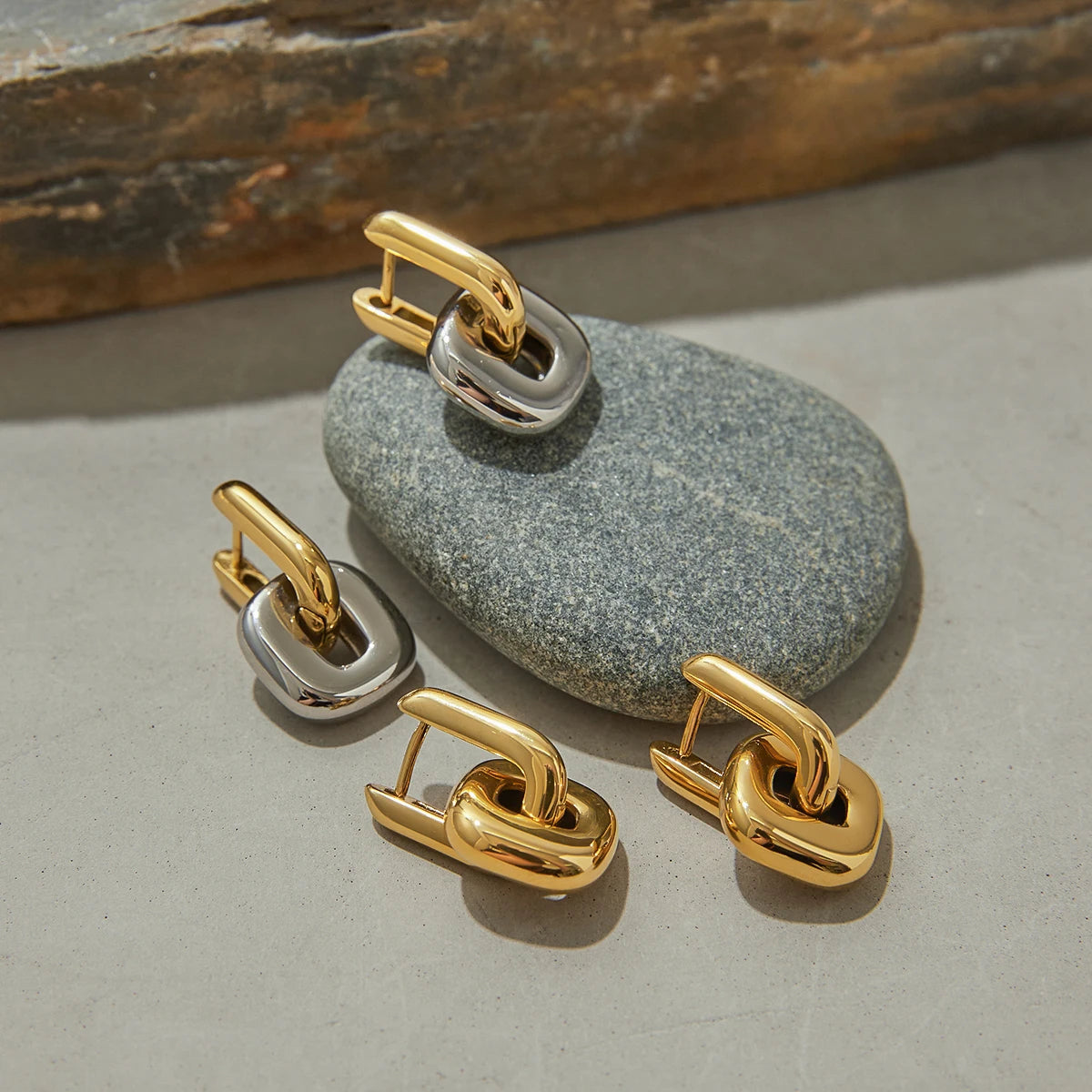 Orla Oval Gold Stud Earrings — Earrings