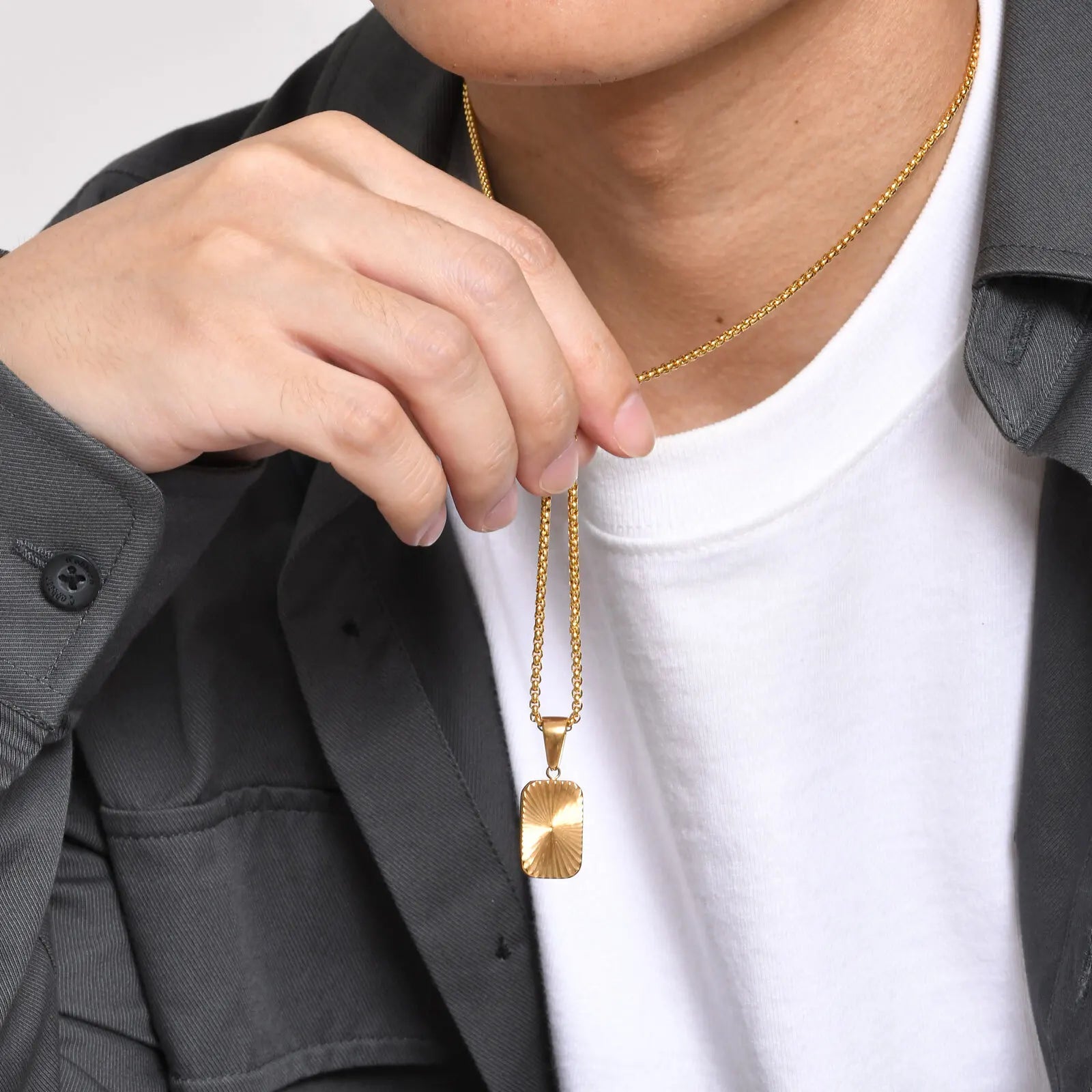 Cairo Sunburst Pendant Necklace — Necklaces