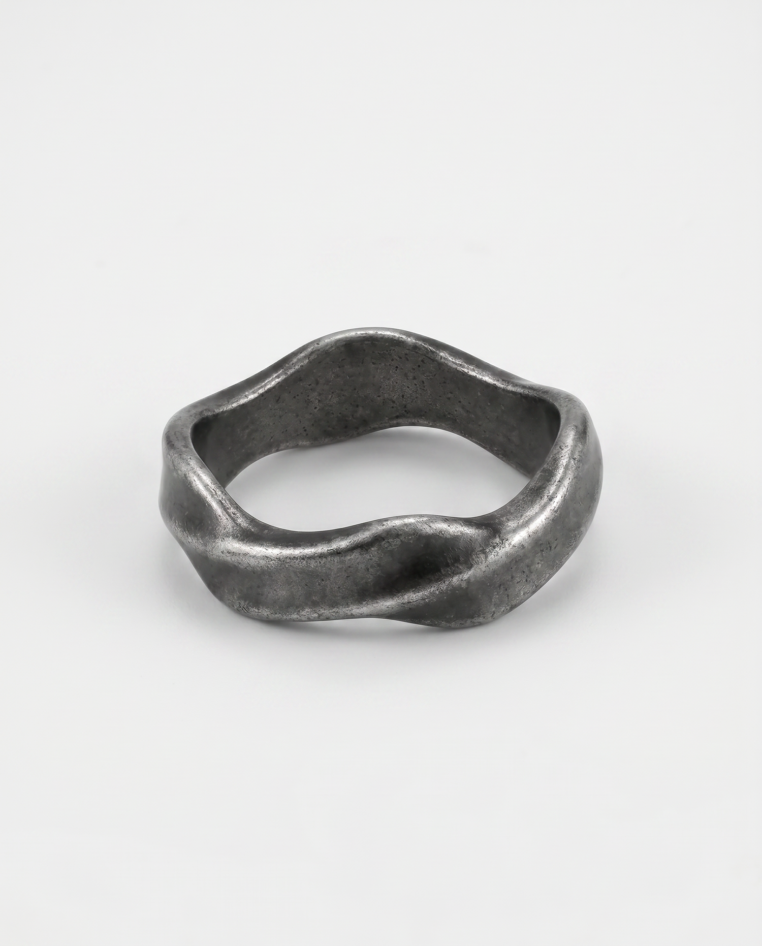Mobius Twisted Band Ring
